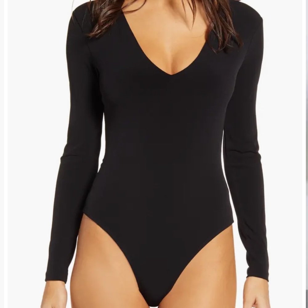 Leith Deep V neck long sleeve bodysuit NWT